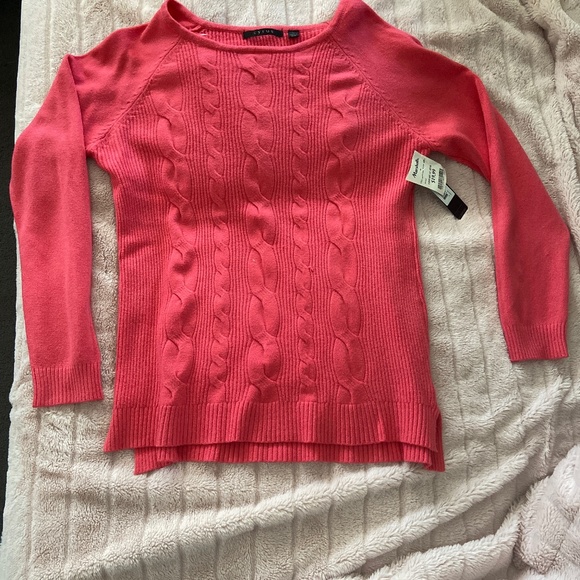 Cyrus Tops - NWT WOMENS SWEATER